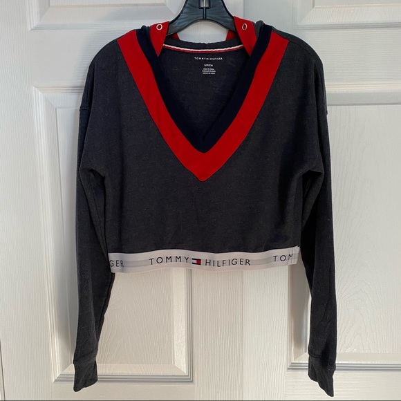 TOMMY HILFIGER CROPPED HOODIE - Picture 3 of 8